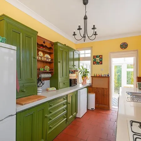 Hébergement de vacances Large 4 Bedroom House-free Parking With Garden And Terrace Bristol