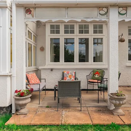 Large 4 Bedroom House-free Parking With Garden And Terrace Bristol