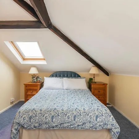 Large 4 Bedroom House-free Parking With Garden And Terrace Bristol